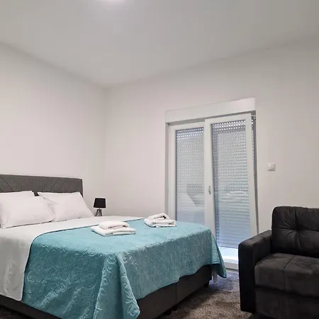 Mis Διαμέρισμα *