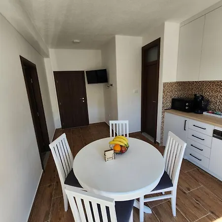 Mis * Τρέμπινιε