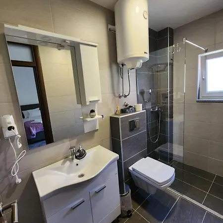 Mis * Τρέμπινιε