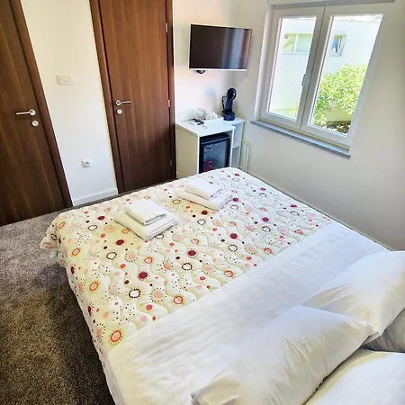 Apartament Mis *