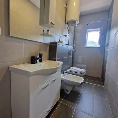 Apartament Mis *