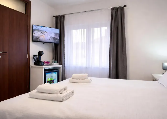 Mis تريبينيي