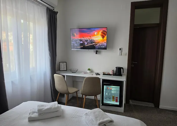 Mis تريبينيي