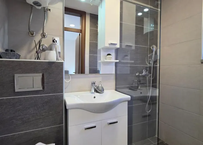 Mis تريبينيي